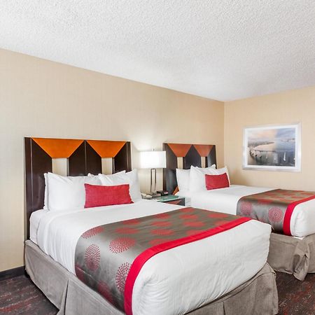 Ramada By Wyndham San Diego Нешънъл Сити Екстериор снимка