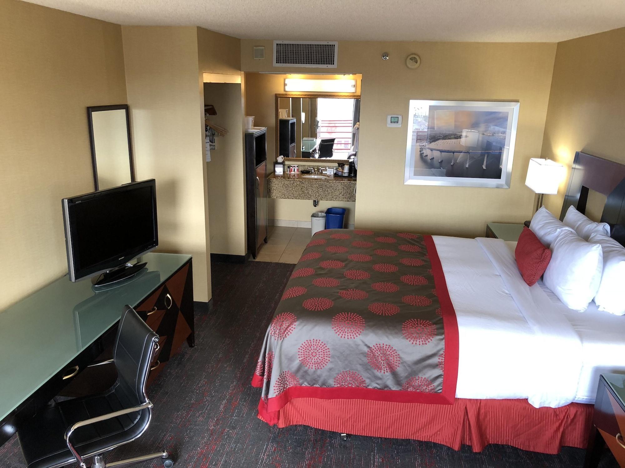 Ramada By Wyndham San Diego Нешънъл Сити Екстериор снимка