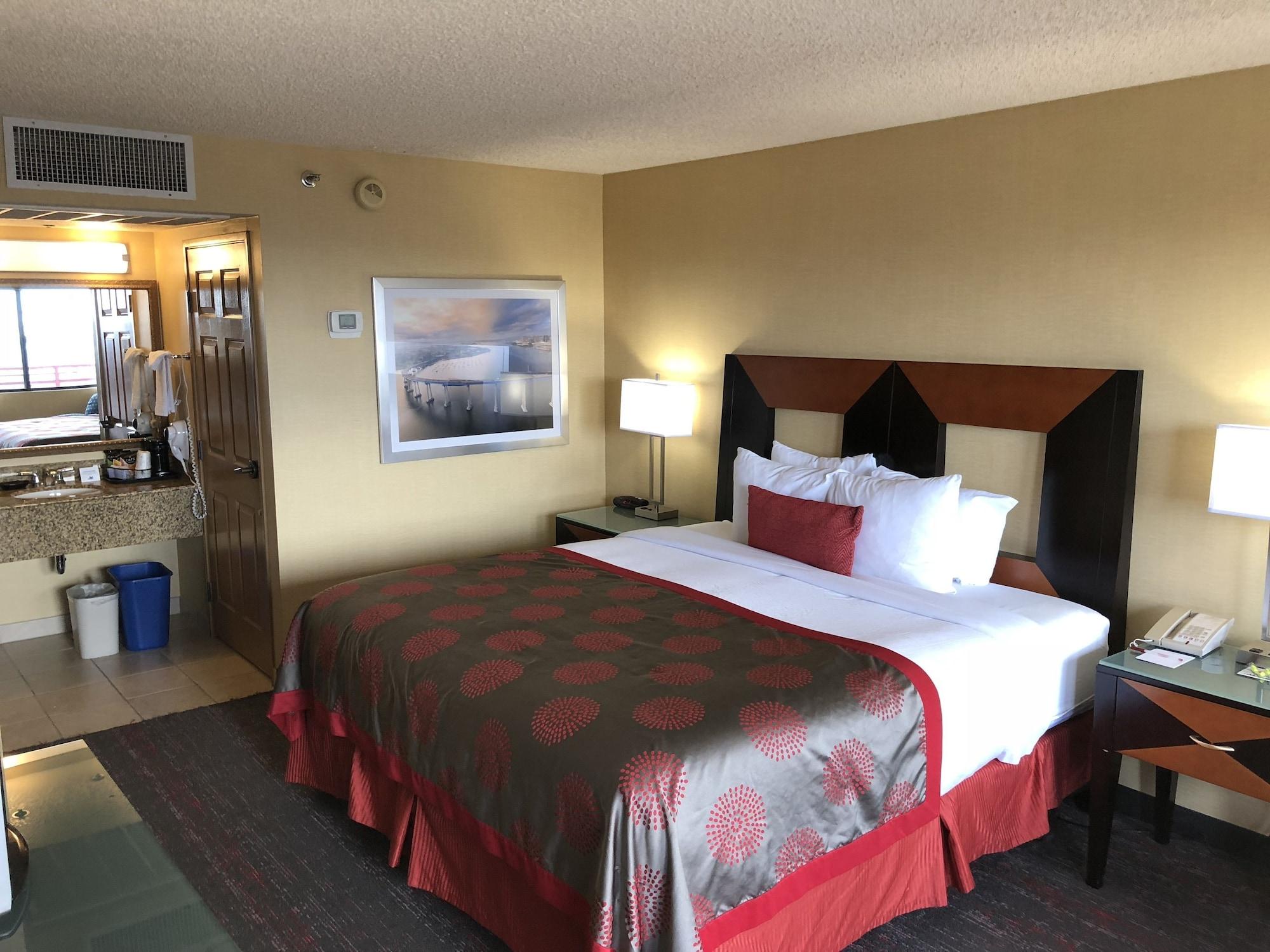 Ramada By Wyndham San Diego Нешънъл Сити Екстериор снимка