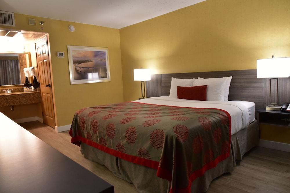 Ramada By Wyndham San Diego Нешънъл Сити Екстериор снимка