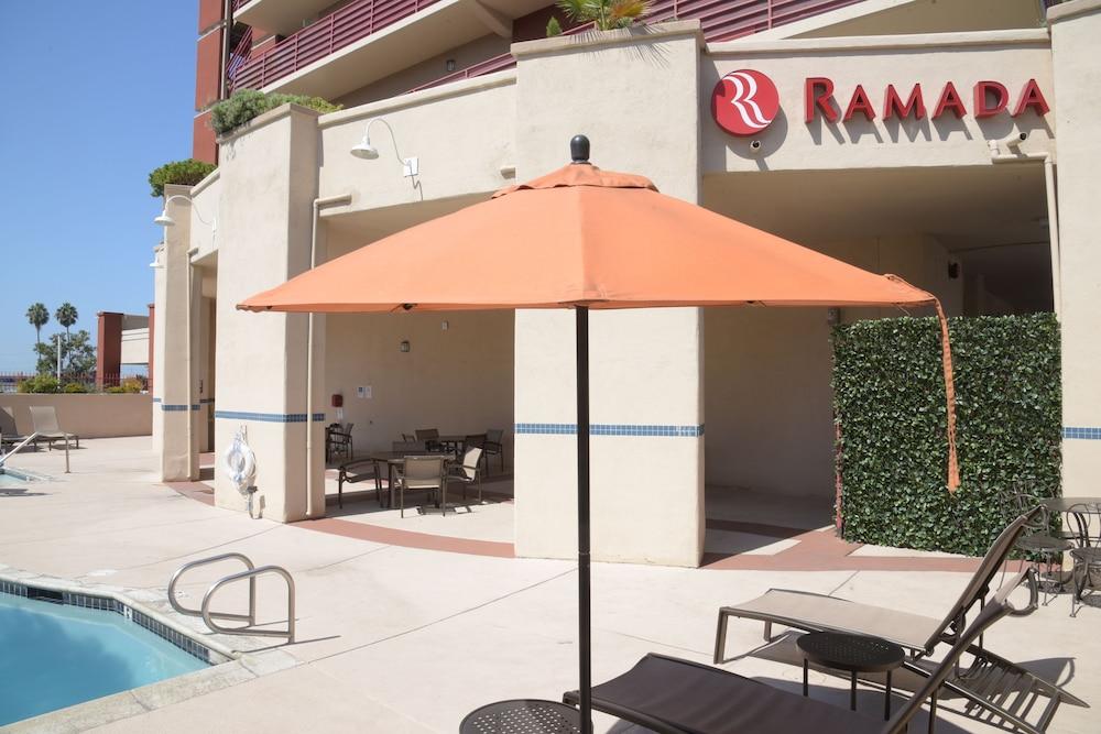 Ramada By Wyndham San Diego Нешънъл Сити Екстериор снимка