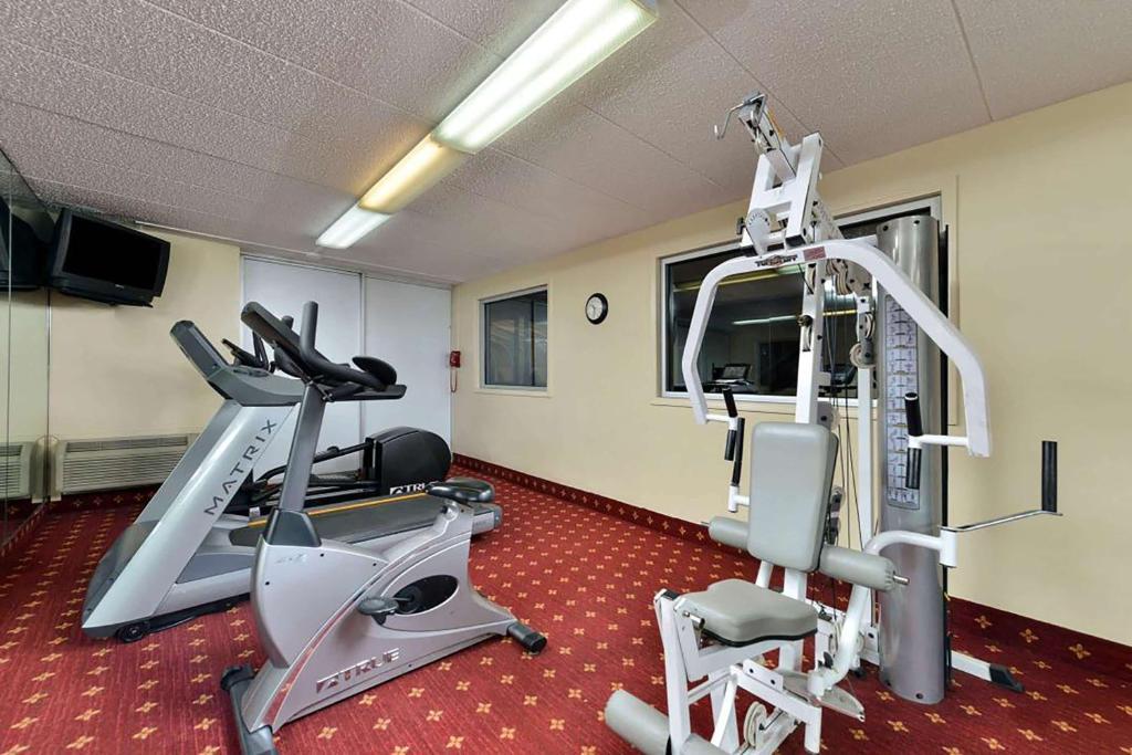 Ramada By Wyndham San Diego Нешънъл Сити Екстериор снимка