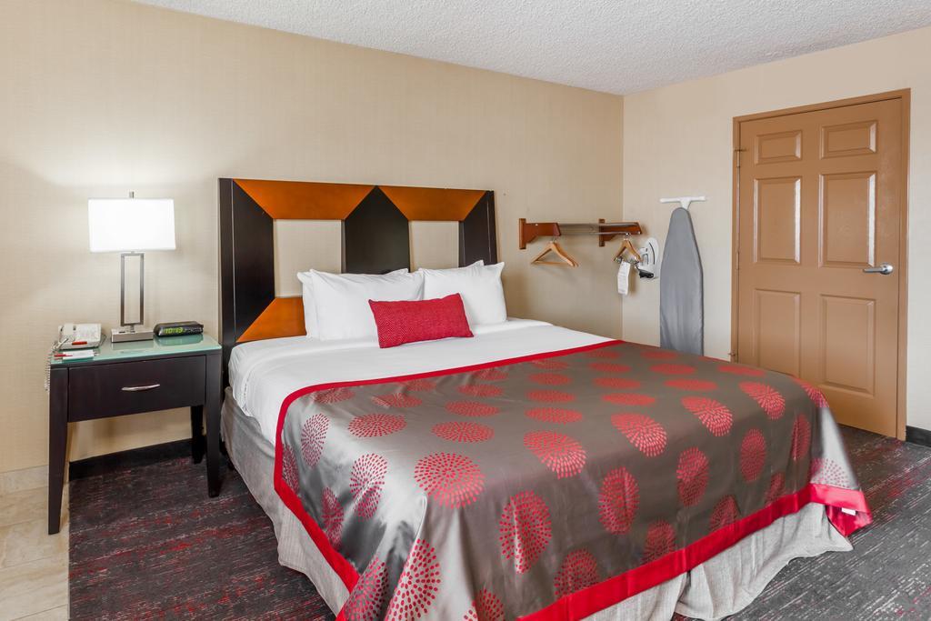 Ramada By Wyndham San Diego Нешънъл Сити Екстериор снимка