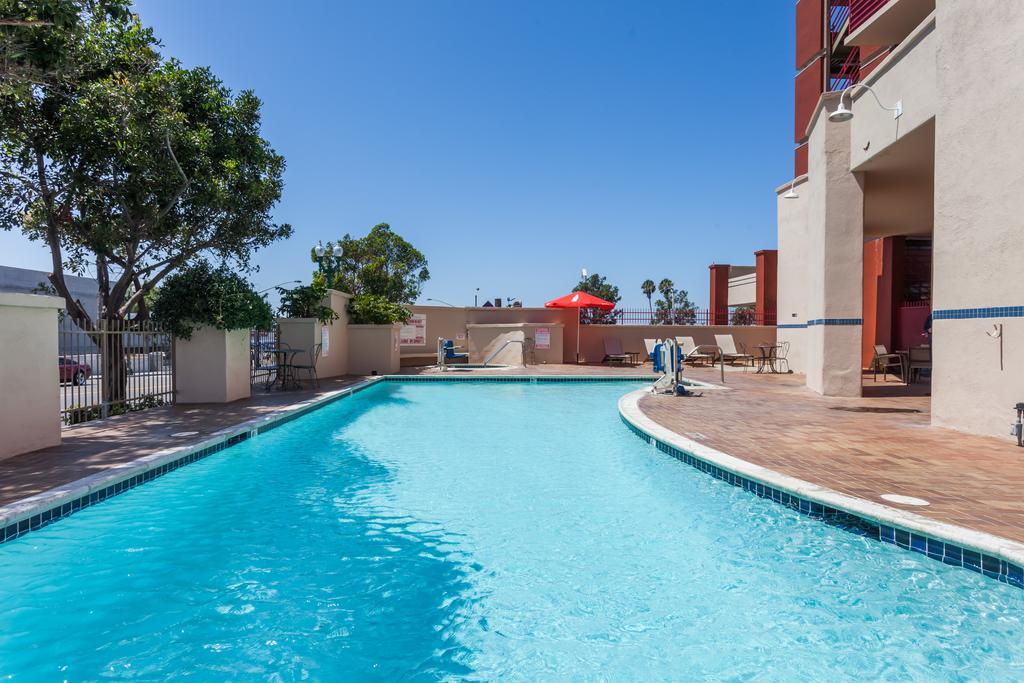 Ramada By Wyndham San Diego Нешънъл Сити Екстериор снимка