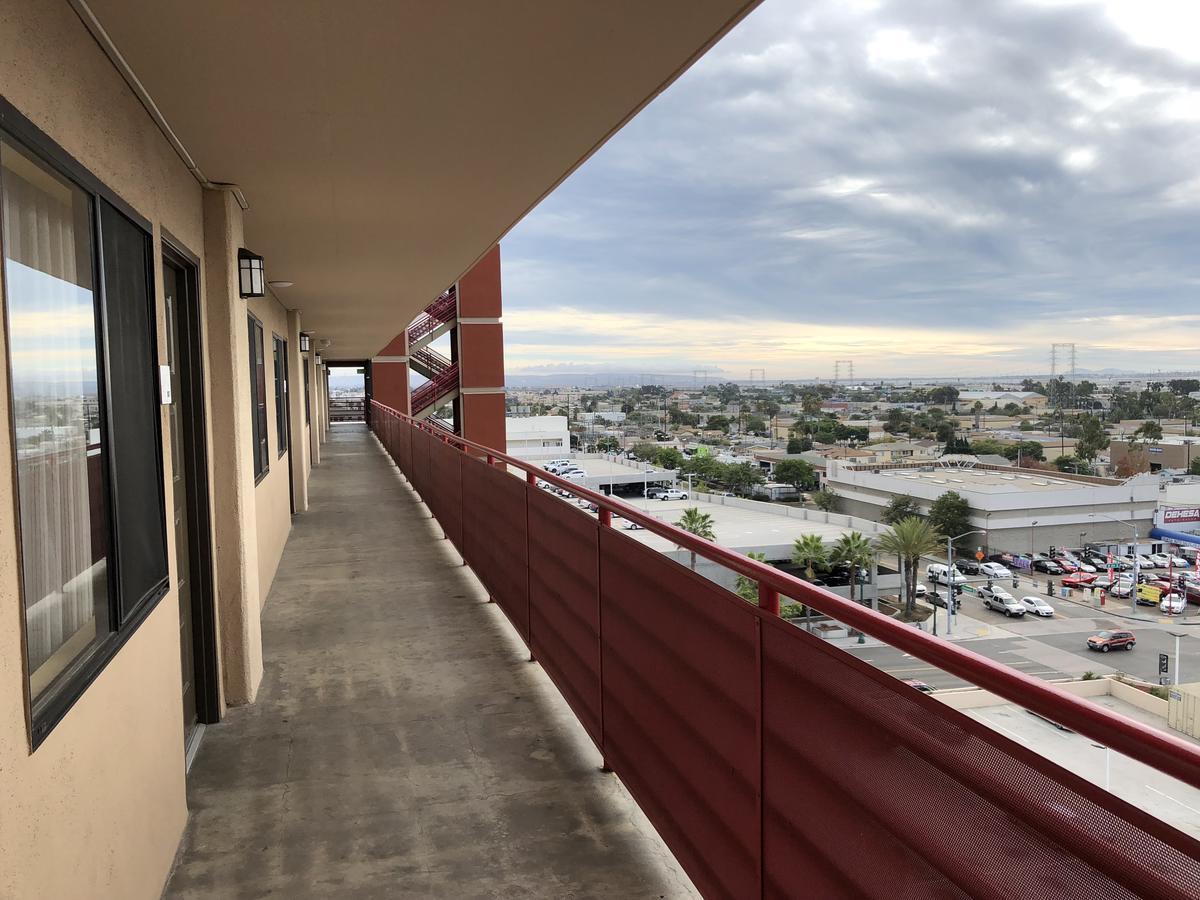 Ramada By Wyndham San Diego Нешънъл Сити Екстериор снимка